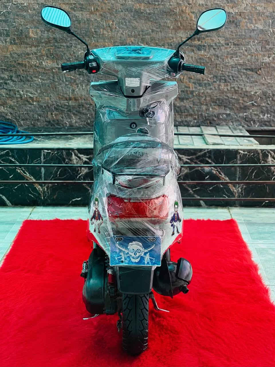 🏍️ للبيع: ماطور ياماها سحب (Yamaha) – ياباني أصلي
ماطور كلش نظيف وما بيه أي عيب، مال ركوب وجاهز وما يحتاج أي مصاريف.

🛠️ المواصفات والشروط:

 المحرك (المكينة): بشرط الفحص، صوته كلش ناعم وما بيه أي مشكلة.

 الشاسي: بشرط (ما مكسور وما ملحوم).

 التايرات: لوك وجديدة.

 الكفرات: بلادية.

 الكهربائيات: كلها شغالة والنظام الكهربائي كامل وما بيه أي نقص.

💵 السعر:

 280 ألف دينار (وبيه مجال كلش بسيط للشراي الحقيقي).

📍 العنوان:

 كركوك - الشورجة - قرب مطعم حمه ناصر.

📞 للاستفسار والشراء:

 رقم الهاتف: ***********

🔱🔱🔱🔱🔱🔱🔱🔱🔱🔱🔱🔱

🏍️ بۆ فرۆشتن: ماتۆڕی یاماھای سەحب (Yamaha) – یابانی ئەسڵ

مۆتۆڕێکی خاوێن و بێ عەیب، ئامادەیە بۆ لێخورین و هیچ عەیبێکی تێدا نییە.

🛠️ تایبەتمەندییەکان و مەرجەکانی مۆتۆڕەکە:

 بزوێنەر (مەکینە): بەشەرت، دەنگی زۆر ناسکە و بێ کێشەیە.

 شاسی: بەشەرت (نەشکاوە و لێندراوە).

 تایەکان: لۆک و نوێ ن.

 کەڤەرەکان: بیلادین.

 کارەباییات: هەموو گڵۆپ و سیستەمی کارەبایی ئیش دەکات و بێ کێشەیە.

💵 نرخ:

 280 هەزار دینار (مەجالێکی زۆر بەسیتی تێدایە بۆ کڕیاری ڕاستەقینە).

📍 ناونیشان:

 کەرکوک - گەڕەکی شۆڕجە - لای چێشت خانەیی حەمە ناسر.

📞 بۆ پەیوەندی و کڕین:

 تەلەفۆن:***********

