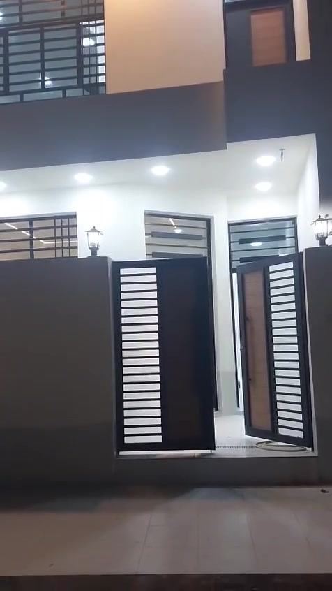 للبيع المساحه ١٣٠ م وجه ٦ ونص طابق ونص بناء درجه اولى كوت ااسياسيين اول فرع بضهر الوجه 
*********** مكتب ابو نور للعقارات والبناء (البيت بأسمي تحويل مباشر )

