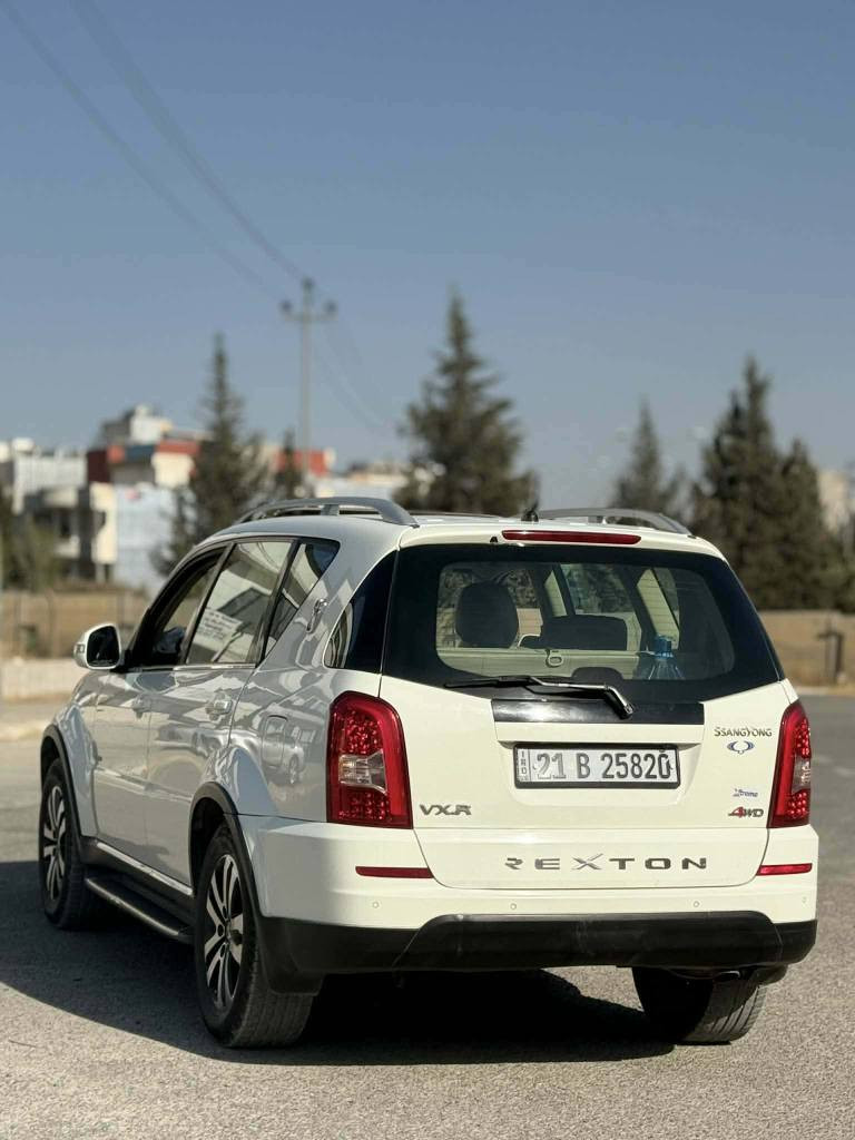 سانيؤنگ 2014  تۆماتیک فول مواسه فات سه نه وي تازه يه گيڕو مه کینه ی به شه رت کوشن خه زن کوشن کاره با   وکوشن  هیته ر ته برید مه رکه زی   وناو زه رد سلاید شاشه  یه   چه مه لغو بۆنیت بۆیاخه قرچێکی که می هه یه   سعری  ١٠٥ معامه له ڕه قه می خاوه نی *********** شوێن چه مچه مال السليمانية, العراق
