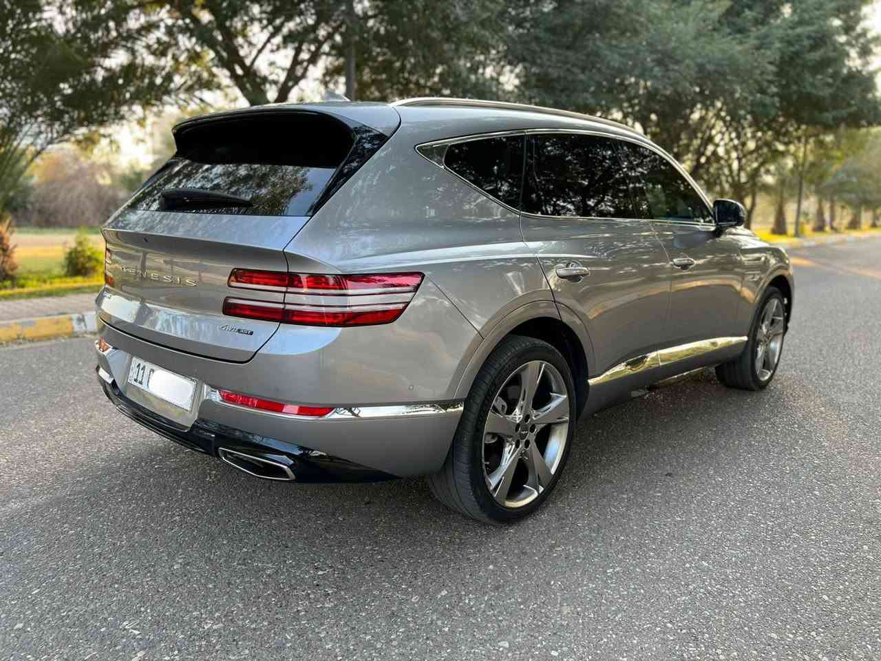 السلام عليكم 
للبيع جنسز GV80 سياره جديده جدا موديل ٢٤ 
ماشيه ٢١ الف 
المواصفات فووول اعلى فئه برستيج 
المحرك ٦ سلندر  سعه 3.5 
بانوراما 
كامرات عدد ٤ 
كراسي جلد وكهرباء ومساج 
صندوق كهرباء 
بردات جانبيه 
رادار امامي خلفي جانبي
ومواصفات كثيره 
السياره بدون صبغ عل فحص 
الحادث جاملغ امامي مبدل نفس اللون 
رقم بغداد بسمي 
***********
السعر ٣٩٠ ورقه
