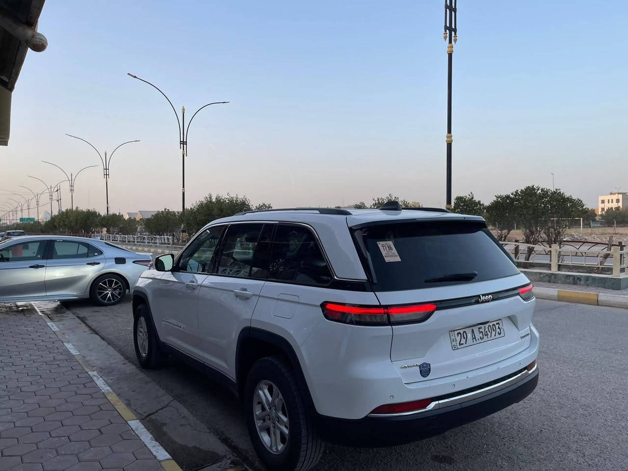 جيب لاريدو موديل 2024🇺🇲
السياره كلين تايتل 
مكفول كفاله عامه 
السياره نص فول 
السياره حلوه ونضيفه 
ماشيه 63mi
السياره داخله كتاب شهداء 
☝️☝️للاستفسار ***********
المكان كوت دور العمال//
