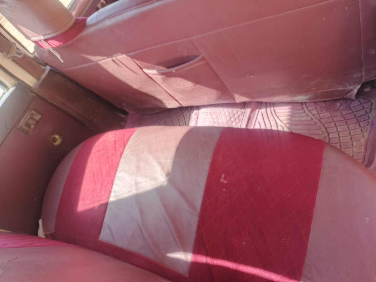 نيسان للبيع موديل 88 كير او مكينه بلاد شرط تخم تاير او ويل حداديه زينه تحويل ثاني يوم دواخل توني مدوشم سعر 32 ***********
