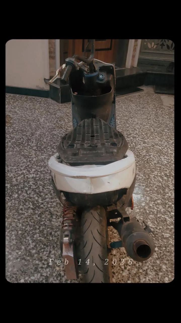 دراجه ماكس عدله مميزه دراجه متعوب عليها راجعه ٥٠ سانتي و ارتفاعها عن الكاع اربع اصابع دراجه مزوده ٥٥ مكينه مفشوكه روله اصلي مال تفصيخ صالصنه رياضي شيال رياضي اصلي وياله نجمه اصلي يدات بريك رياضي اصلي كلجات شعله و معدل رياضي اصلي تاكل الكاع صدر رياضي اصلي كفر ابيض تايرات جدد جلاتين بنز جديد وياها كفر ثاني اون مشمشي سبايدر رياضي ٤ ولفات دراجه حلوه نكره باتري مال سكنس للبيع السعر ٧٥٠ وبيها مجال الدراجه متعوب عليها مكلف بل نشر ***********
