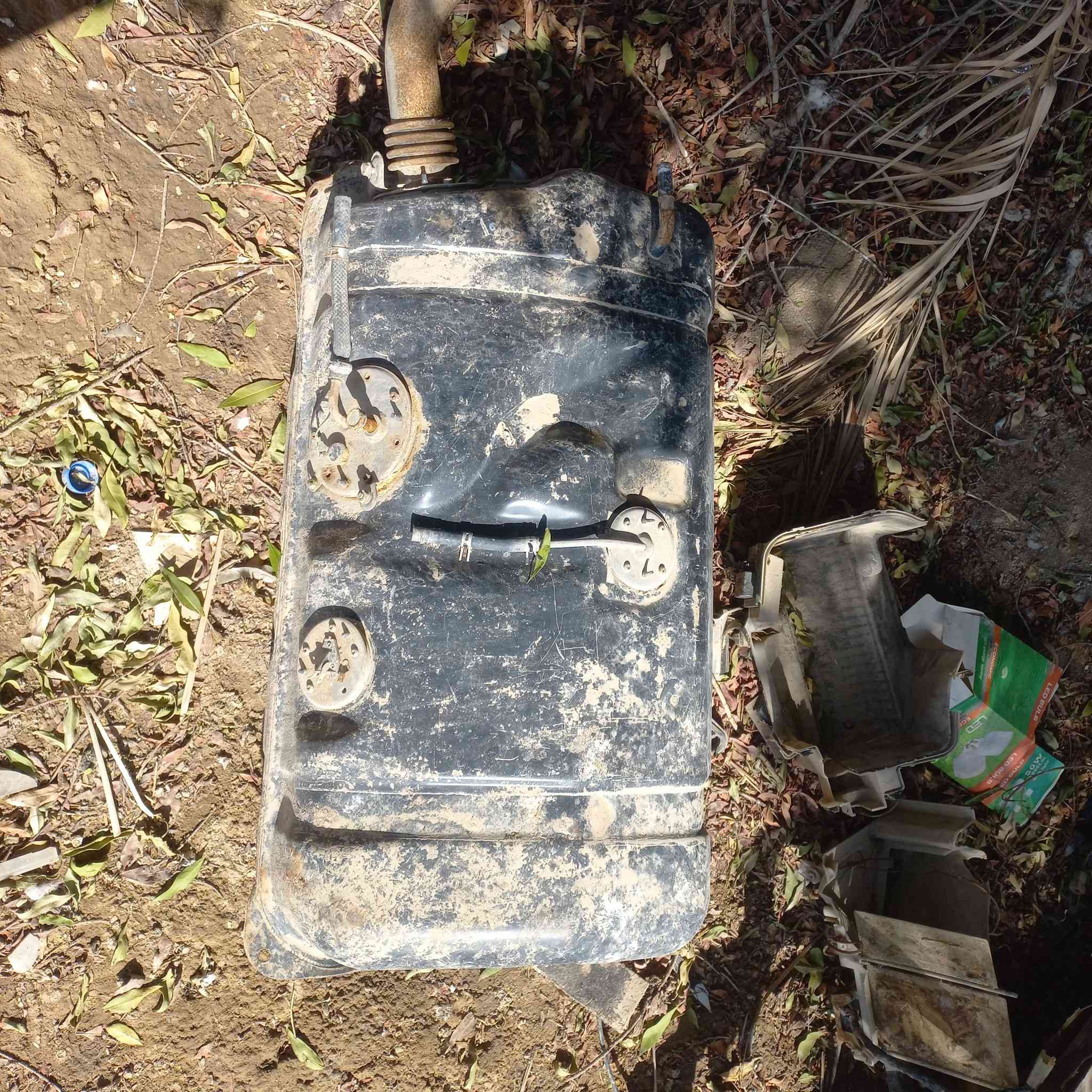 السلام عليكم تفصيخ هارتوب ٩١
1.فلنجات نضافه ١٠٠/٦٠
2.اكسل نضافه ١٠٠/٨٥
3. درايمات 
4. كاردن قطعتين وشيال 
5. صالنصه كامله 
6. دعاميه اماميه نضافه ١٠٠/٨٠
7. دعاميه خلفيه نضافه ١٠٠/٥٠
8. تانكي بانزين 
9. دركه ومجمع ستيرن 
10. جامه خلفيه 
11.  بنيد 
12 .نيكلات بيبان 
13 .ضفيره كامله من 14.دعاميه للدعاميه 
عنواني الديوانيه الحمزه الشرقي ***********
