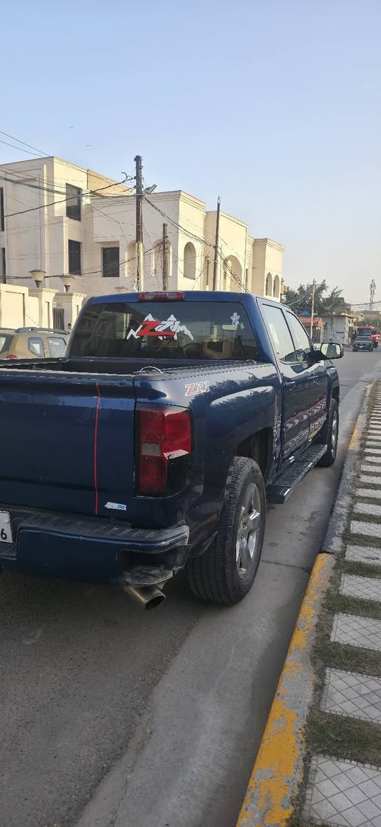 السلام عليكم إخواني الكرام  سلفرادو للبيع موديل 2017  Z71 حجم المحرك  5300 السعر 180 ورقه وبيه مجال للاتصال او الاستفسار *********** وشكرا
