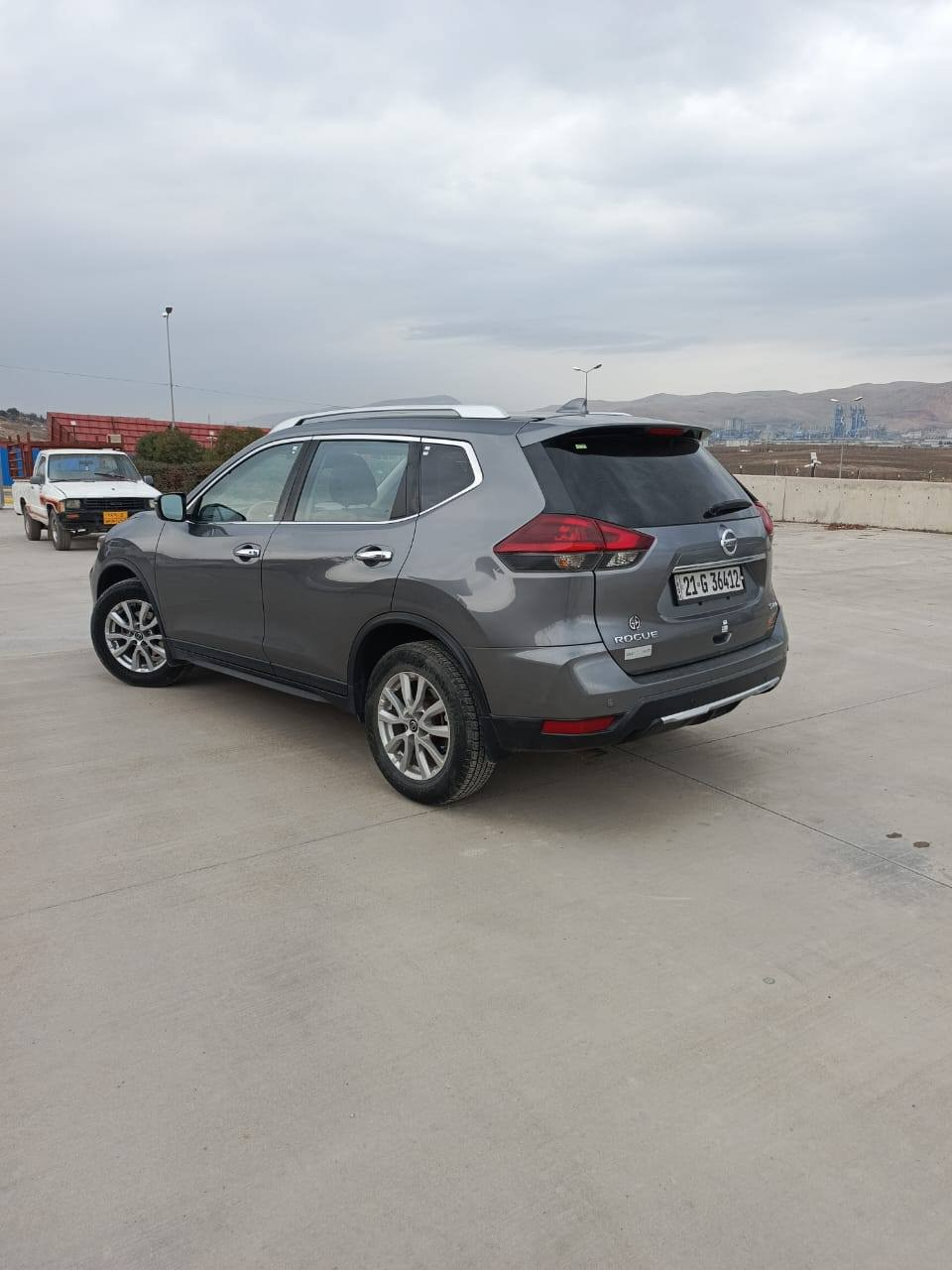 ***********
نیسان ڕۆگ 2020 sv  دەبڵ ئەکسل 
چوار پستۆن فوول بەس سڵایت نیە
زۆر پاکە ڕەقەم سلێمانیە بە ناوی خۆماوەیە 
ئۆتۆ ستۆپ و ڕادارو خەتی جادە 
یەک پەڵە بۆیاخی هەیە بێ ناوگرتن
گێڕومەکینە بەشەرت 
تەحویل و غەرامەی بەشەرت
سعر..179 کەمێك مەجال
شوێن..سلێمانی .. بازیان
تلفۆن..     ***********
واتس اپ ..*********** السليمانية, العراق
