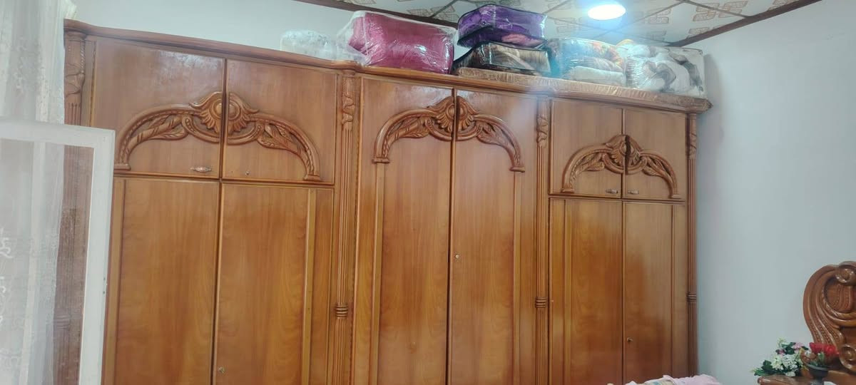 عدنا هلا اخشاب عراقي تقيل
المكان الموصل حي الملاين
***********
السعر مليون وبي مجال 
جديد
