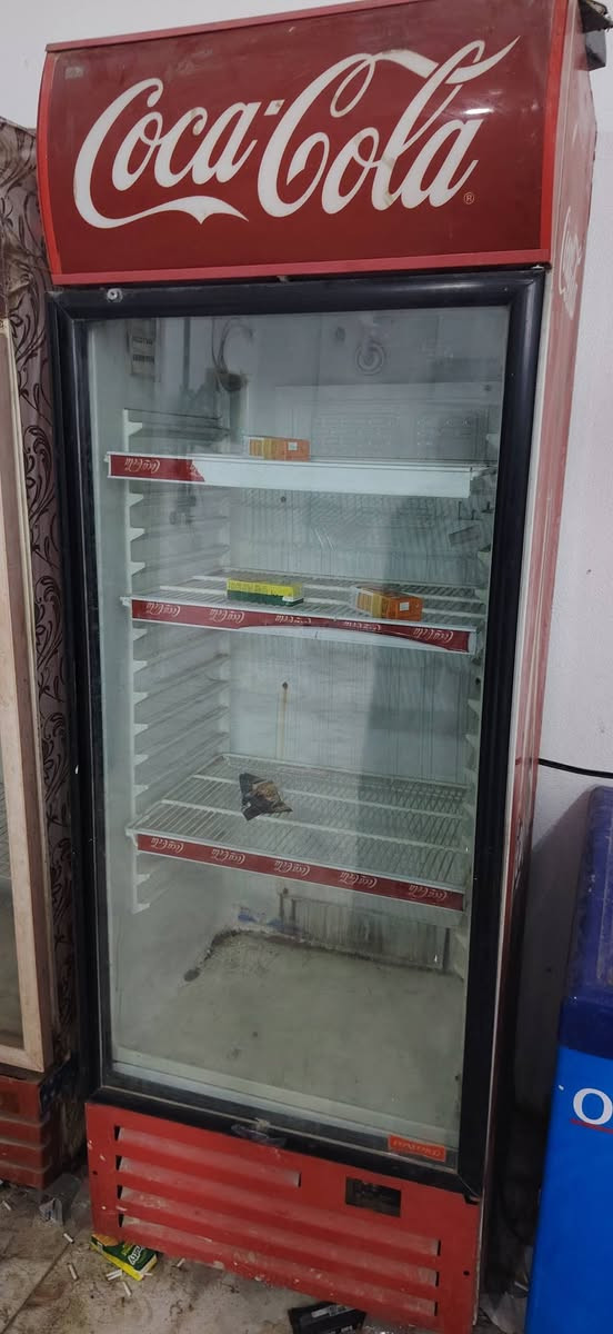 غراض محل للبيع مجمده ١٨ قدم براد كولا الأصلي
رافع قدره
سبلت الوادي غراض جديده
رفوف جديده
مكانهن وركاء
*********** رقم صاحبهن
