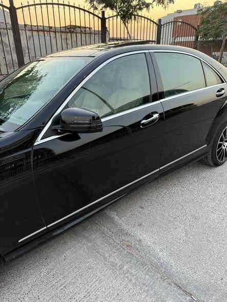 السلام عليكم للبيع او مراوس مارسيدس S350 موديل 2011 اصل خليجيه باب طويل محرك 6 سلندر ابو العقل المرغوب كير محرك كاملات صدر خلفي جديد السياره بيهة صبغ فقط جاملغ الخلفي والباقي كلير والسونار موجود ويه الصور بدون ايرباك بدون دواخل السياره فول بنوراما ماشيه 164 كيلو رقم بغداد الجديد بأسمي تحويل مباشر السعر 190$ وبيهة مجال مكاني بغداد المنصور للاتصال ***********
