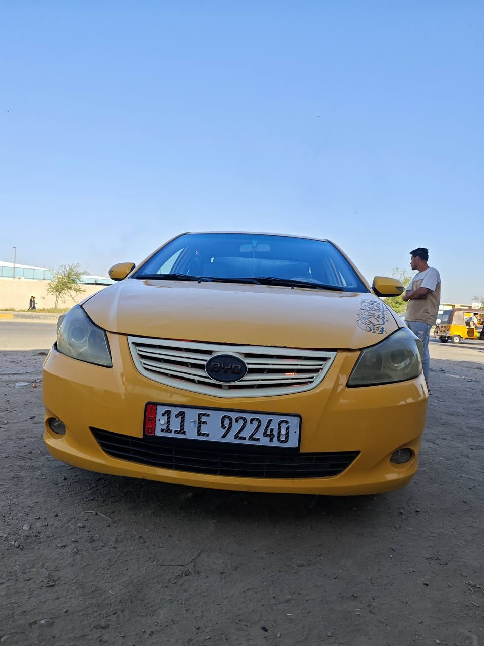 السلام عليكم BYD جي 3  /2013فول مواصفات للبيع تبريد ثلج    سياره مصبوغه
تاير جديد صدر امامك خلفي كله جديد
صبغ جماليه 
57 ورقه وبيها مجال بسيط
***********
