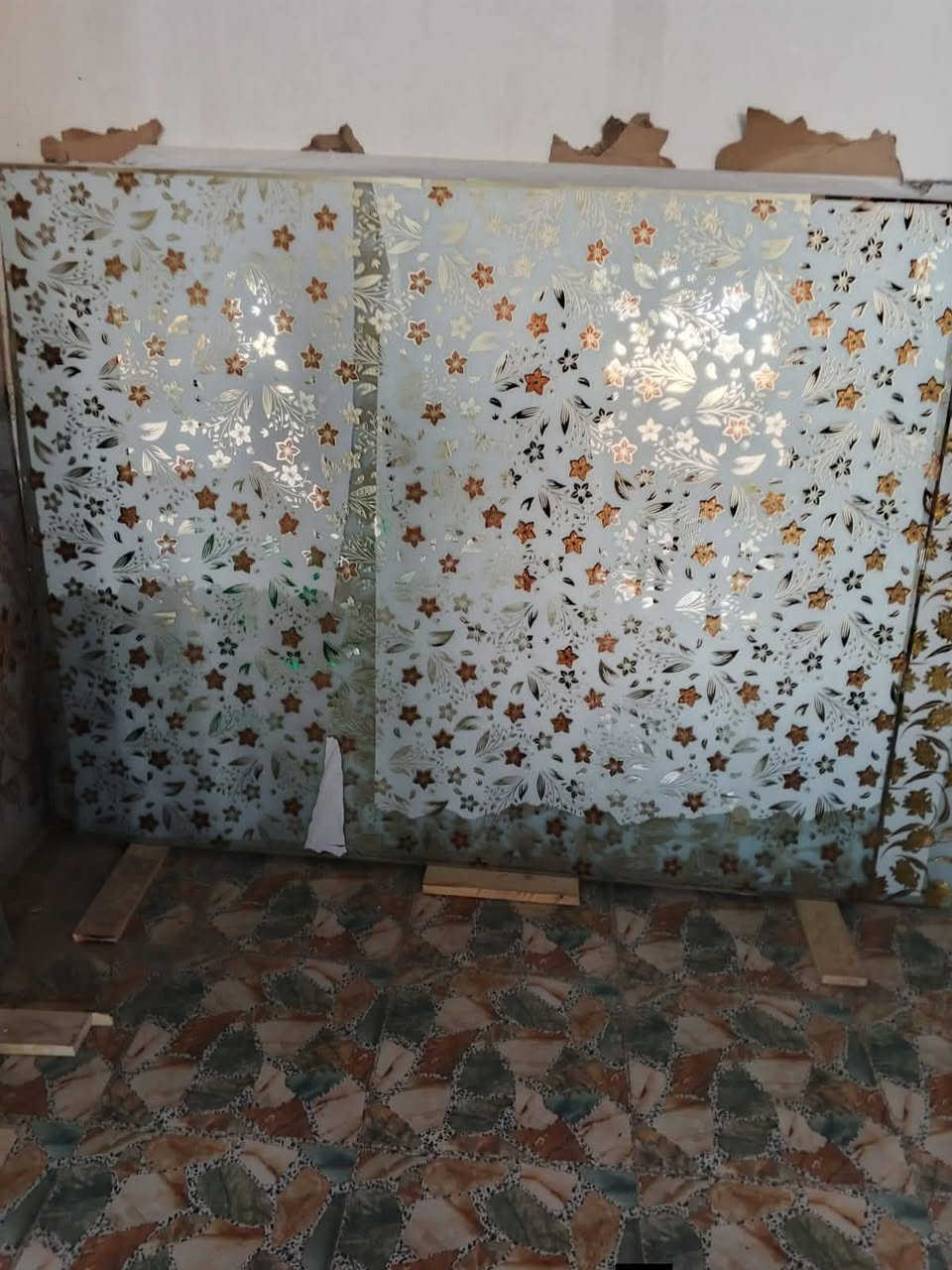 جزء من عمل #محل_الرســــــالــه
#للزجاج_والمرايا بانواعها 
#وانسب_الاسعار 
في بيت العم #صباح_محمد
    العنوان اسديره #تقاطع_الفياض بلقرب من برج #اسياسيل

عبدالعزيز موسى ***********
علي موسى ***********
