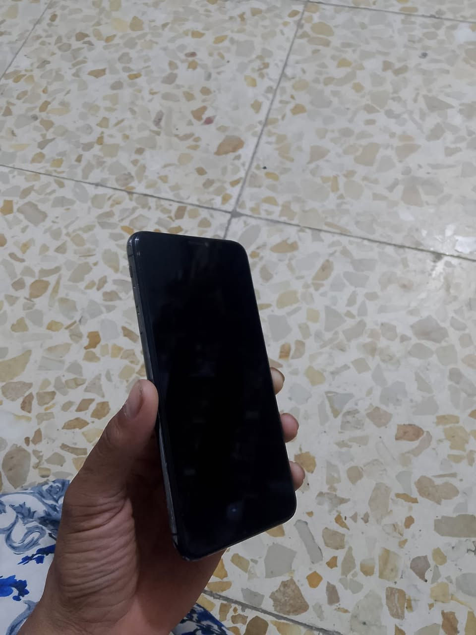 آيفون إكس ماكس
ذاكره ٢٥٦
مبدل شاشه اصليه تفصيخ وبطارية اصليه ١٠٠٪؜
بيه فرط بل ضهر وفطر بل شاشه جوة ممبين 
فيس إيدي شغال كامرة فول. جهاز. مرتب. ونضيف مال بيت سعر خاص الاتصال ***********
