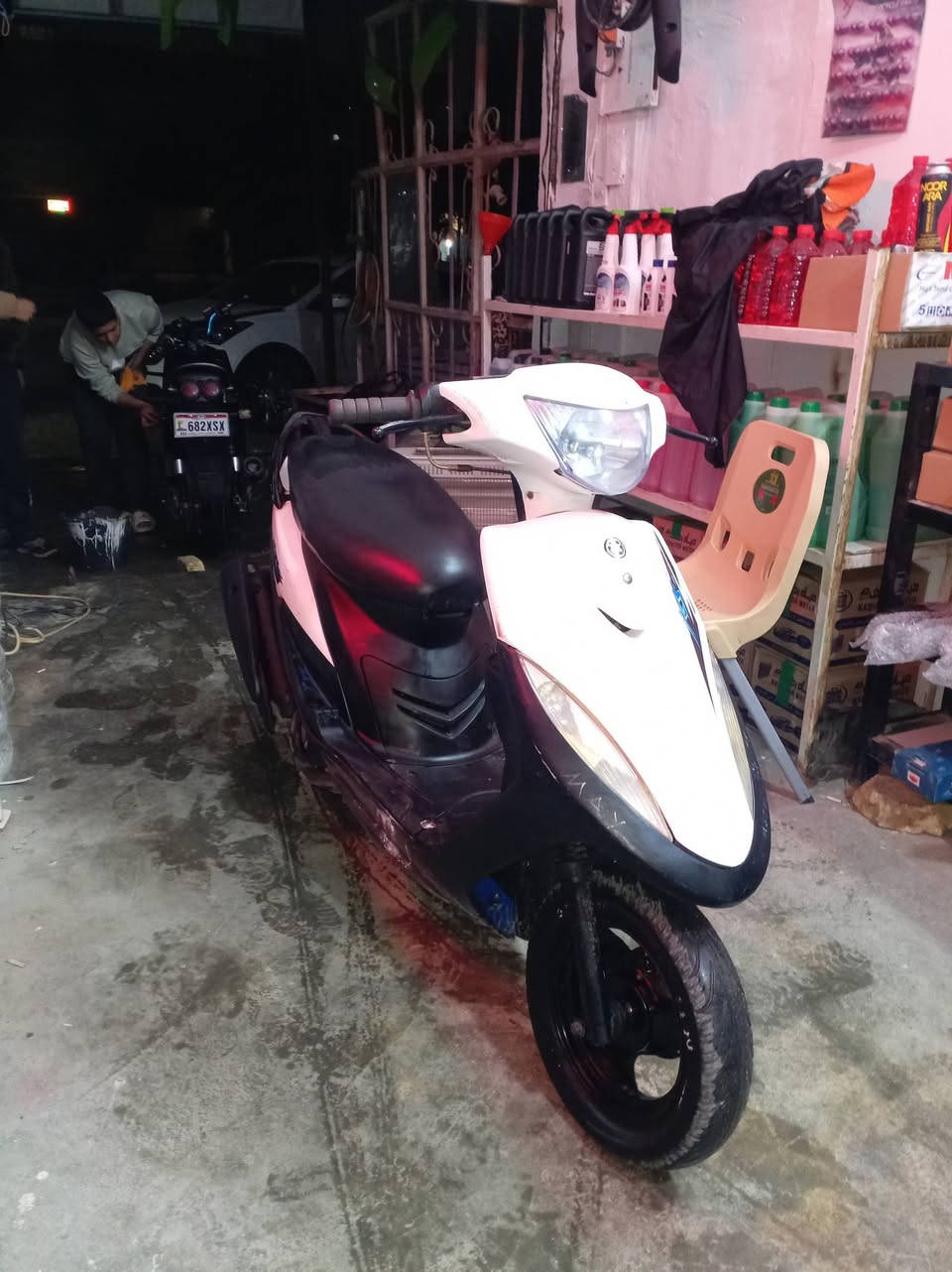 ماكس عدله للبيع كامله مكمله مكينه خرسه ما تسمع صوتهه شلعه و معدل خير من الله والنضافه شوفت عينك السعر ٥٥٠ وبيهه مجال حك الجيه مكان بعقوبه التحرير ***********
