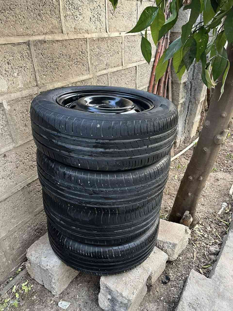 سڵاوتان لێبێت ئەم چوار تایە و ویلە بۆ فرۆشتن هەر چواری وەک لۆک وایە
قیاسی 14یە زم.***********شوێن سلێمانی
