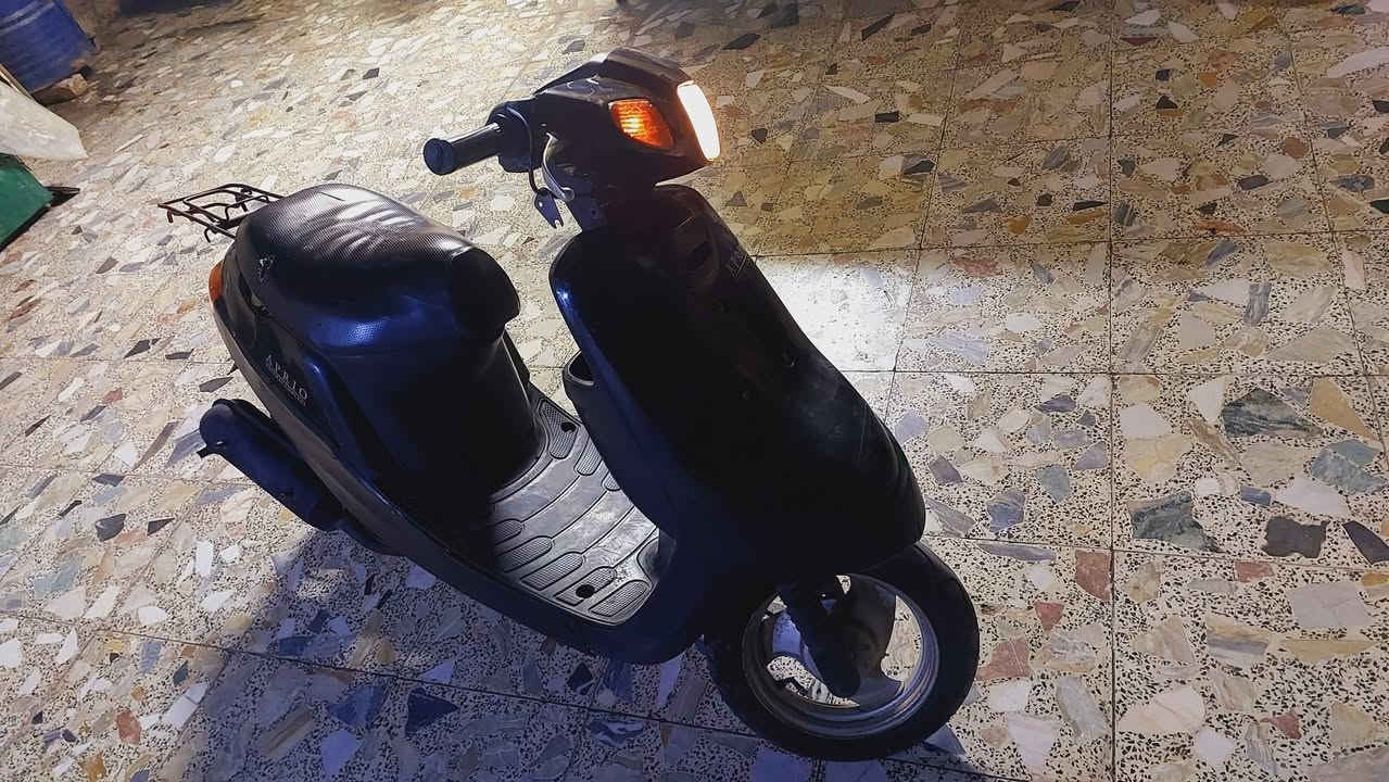 السلام عليكم دراجه بطه شوف العين
مكينه خير من الله كل شي بيها شغال نقصها فقط باتري 
متواجد فقط واتساب *********** السعر 250 وبيها مجال
