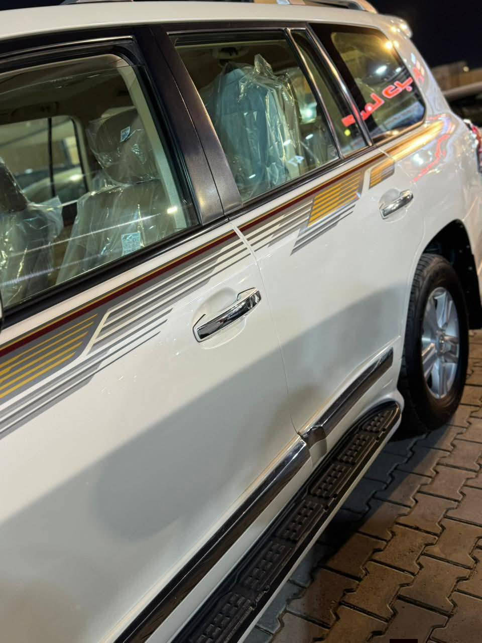 انسب لاندكروز 2014
بريم اصل 
بيها جاملغ مصبوغ 
وشويه من البنيد
السعر  بلاش 
الاتصال 
رقم راعيها 
***********
