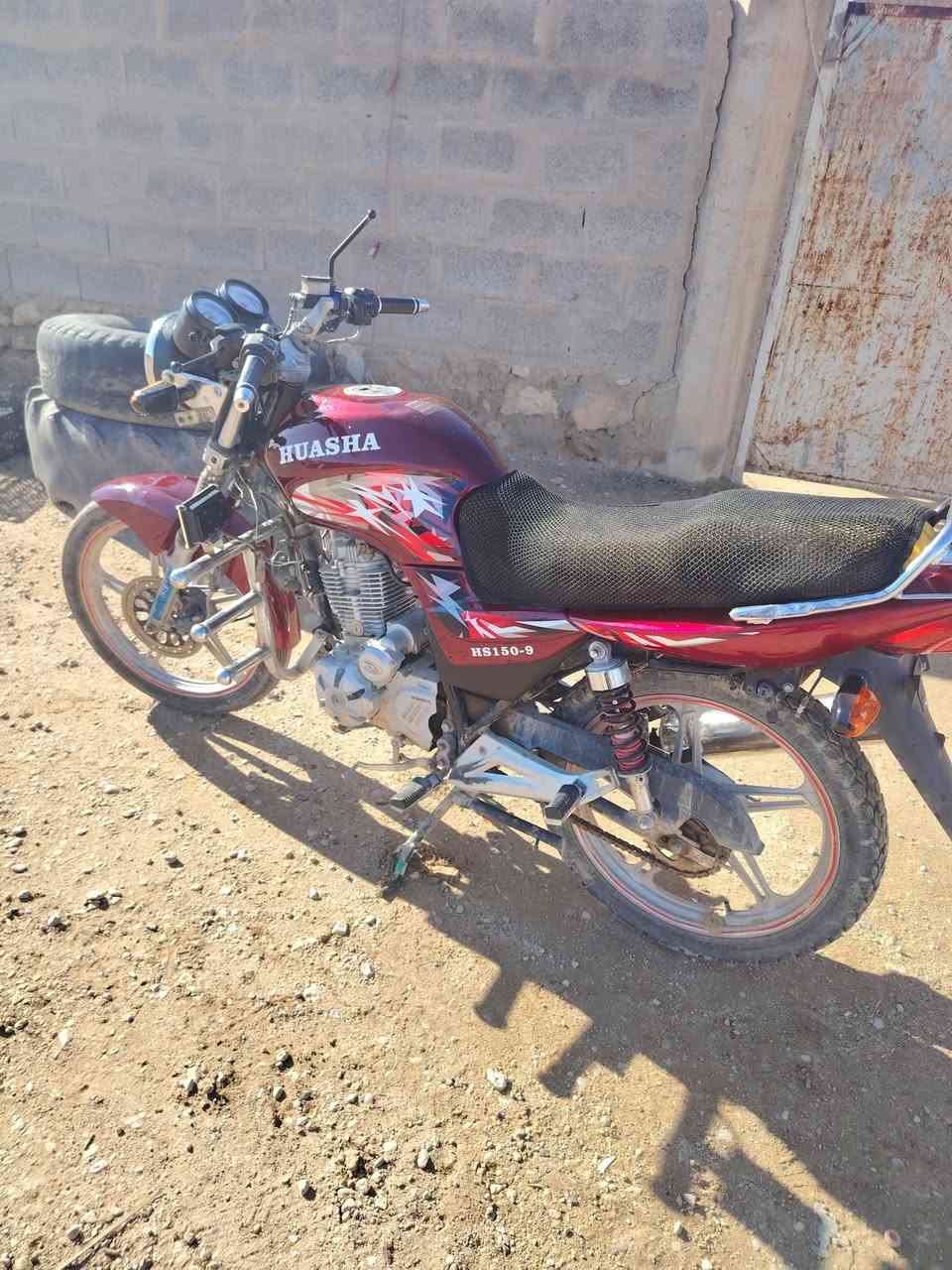 موطور هيوشه موديل 2017 محدث 24 سعره 550 وبي مجال المكان سكران ***********
