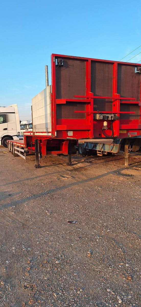 لؤدر الماني  دخول جديد طيارات ١٩.٥  مكفول عرض ٢.٥٠ طول ٩ طول الكامله ١٣.٥ *********** ***********
