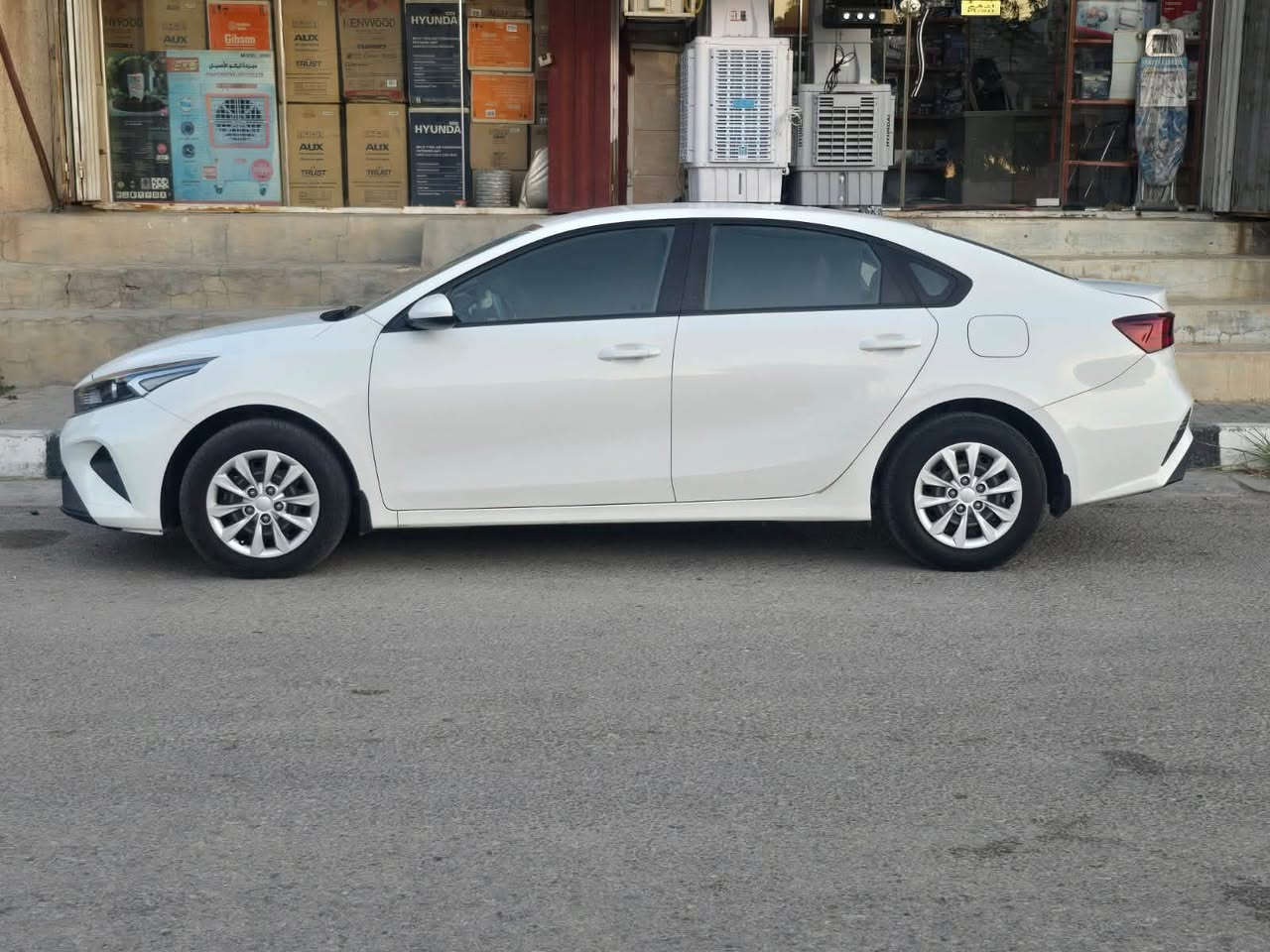 سيراتو  لبيع موديل 2023 مطلوبه لمصرف سياره حلوه حيل السعر 150 وبيها مجال  هذا رقمي ***********
