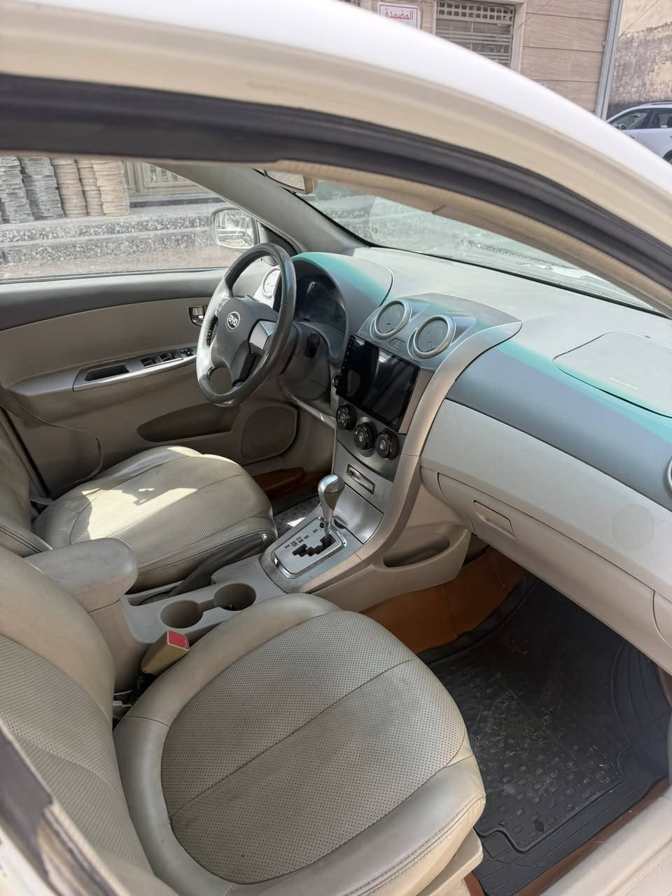 بيوايدي جي اثري ١٣ اوتو رقم بغداد انكليزي محرك وكير بلاديات بدون صبغ فقط بارد بخشم البنيد مكانها بغداد حي الجهاد رقم الهاتف ***********
