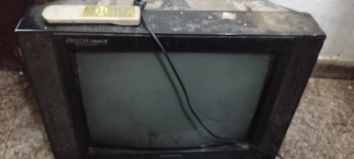 كاونتر توصا نظيف متر ونص وتخم عشرمقاعد نظيف حدا وشاشه 32 بلا نت ماليزي الأصلي موصيني مع ريمونته الأصلي شغال فول اخوجديد وثلاحه كونكرد لبناني الأصلي شغاله وتلفزيون قديم نظيف وشغال مع ريمونته للبيع مكان الحرية الأسعار مناسبة  وطباخ 4 عيون نظيف جدا وشغال مع فرنه    للبيع واسعارمناسبه مكان الحريه


**إذا كنت صاحب هذا الإعلان وتريد حذفه لأي سبب، رجاءا أرسل رسالة إلى الدعم الفني**