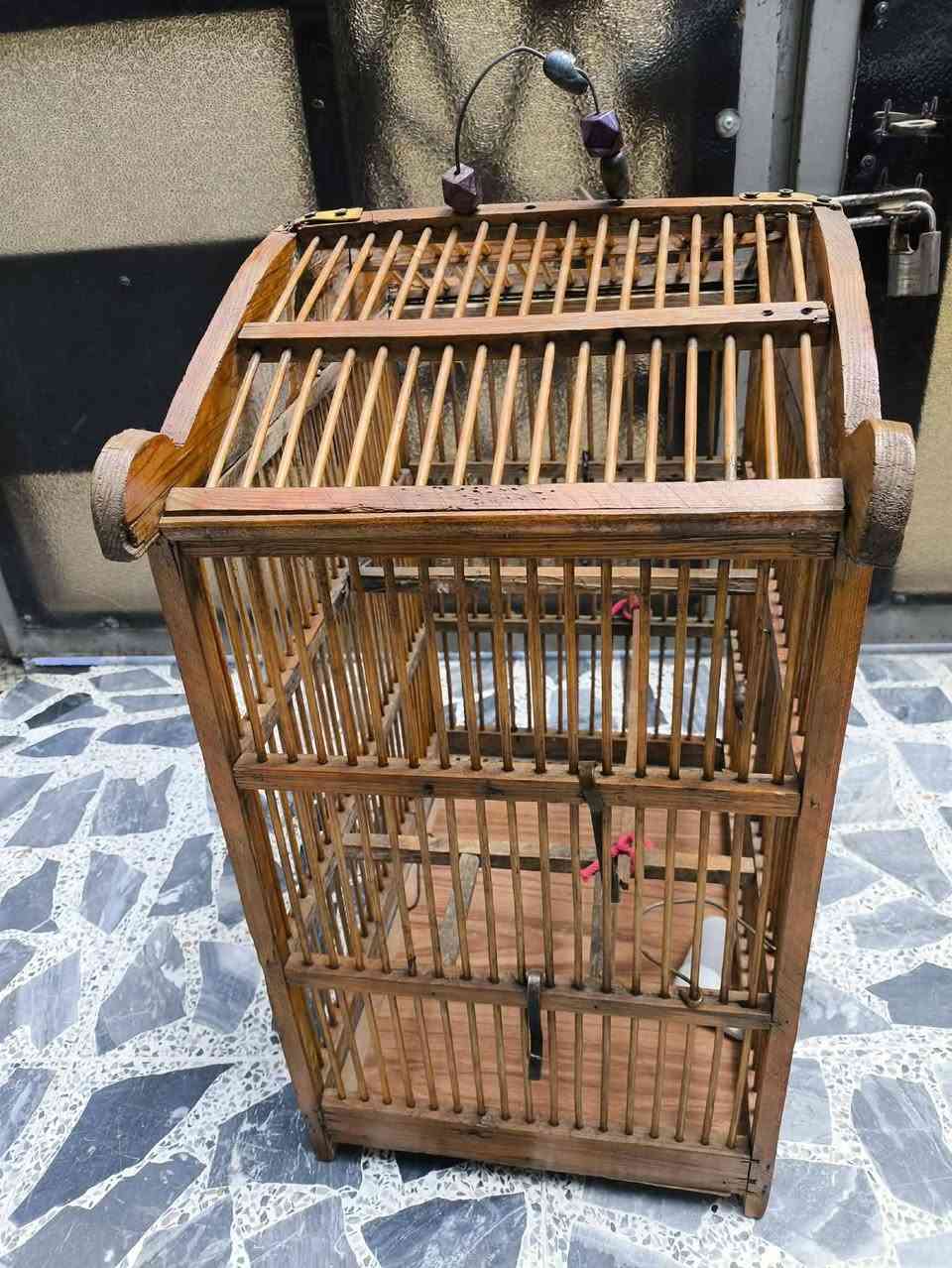 قفص بلبل للبيع فصال ملكي 
نضافه ميه بل ميه
السعر20


**إذا كنت صاحب هذا الإعلان وتريد حذفه لأي سبب، رجاءا أرسل رسالة إلى الدعم الفني**