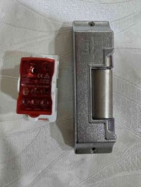 أقفال كهربائية • ٤ قطع • شغالة