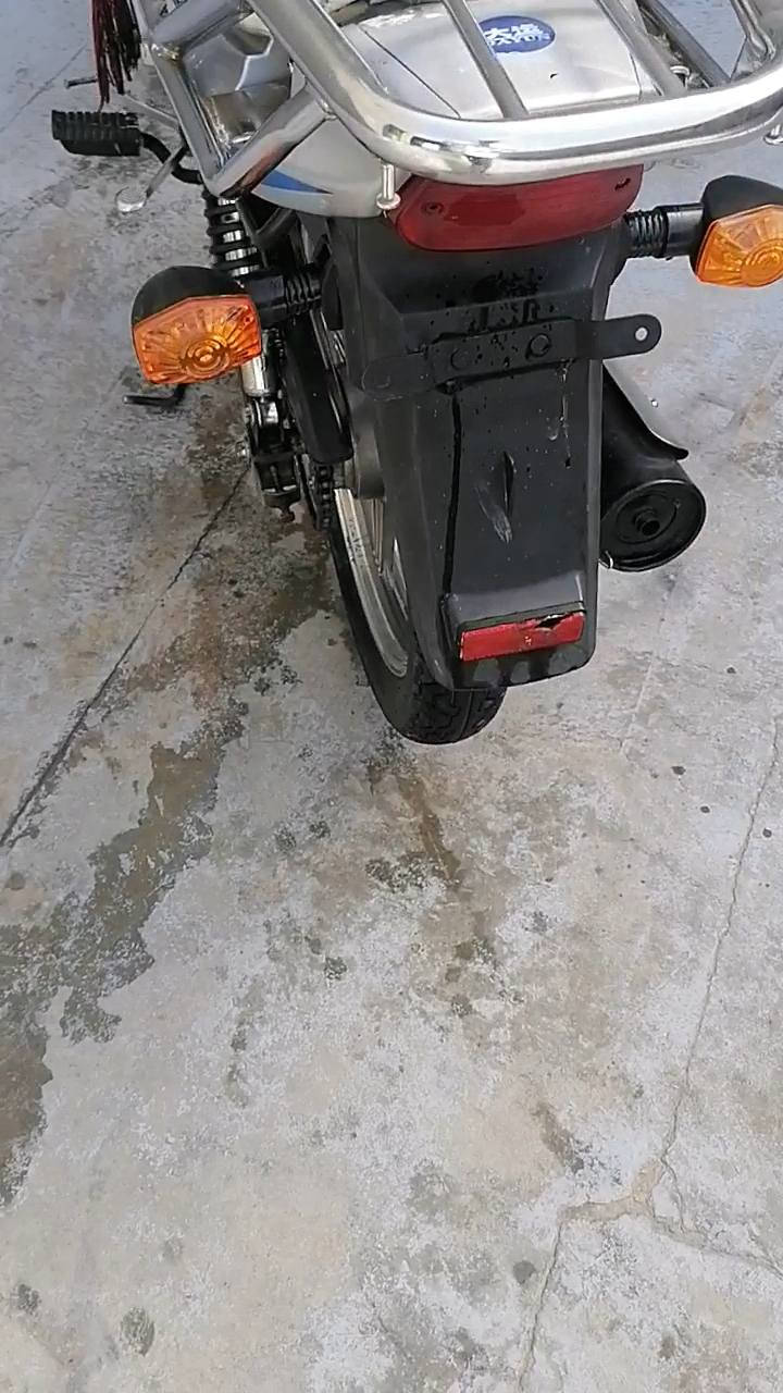 سلام عليكم دراجه للبيع دايون عضم موديل 21 مكينه ناعمه شلعه ومعدل كهربيات شغاله سلف هندر دراجه كلك كلك كلك سعره 550 وبيه مجال لشراي


**إذا كنت صاحب هذا الإعلان وتريد حذفه لأي سبب، رجاءا أرسل رسالة إلى الدعم الفني**