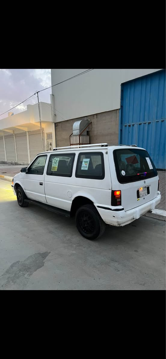 كرسلر ٧راكب رقم كركوك مشروع سنوية مو ساقط دفتر بنزين موجود محرك كامري سيارة مصبوغة لجمالية داخل سيارة دوشمة جديد كهربائي كلة شغال منظومة تبريد كلة موجود بس ماعرف ليش ميشتغل تاير و باترى جديد صدر جديد سيارة بدون نقص 
للبيع او مراوسة حسب قناعة 
سعر ٤٠ و مجال 
عنوان كركوك شوراو 
***********واتس 
*********** كركوك, العراق
