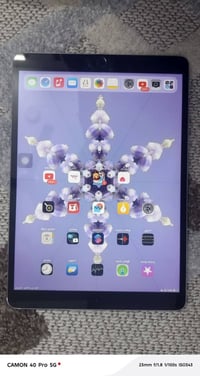 آيباد برو • ١٠٫٥ • ٦٤