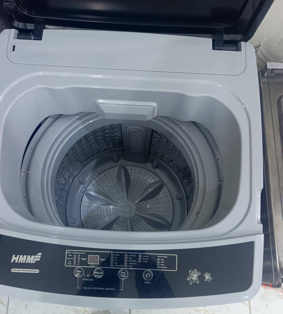 السلام عليكم
يالله اللهم صلي على محمد وآل محمد 

_غسالات هيتاشي ياباني وبقيه الشركات 
_غساله اوتماتيك ١٩كيلو استعمال قليل جديدة فول 
_غسالات اطفال توشيبا بلكارتون 
 _للاستفسار /مراسله خاص او اتصال على الرقم
الرقم/***********
