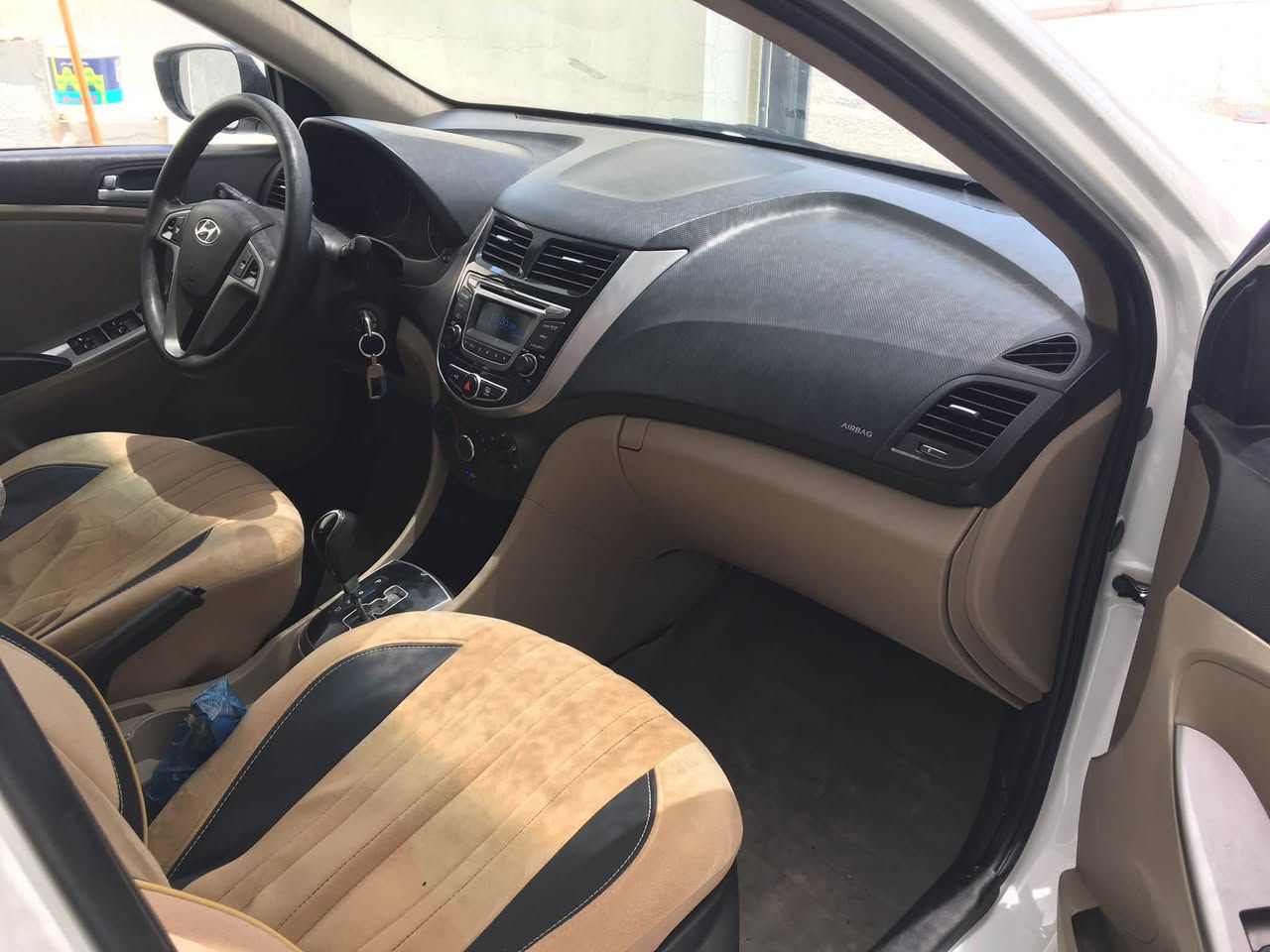 السلام عليكم
اكسنت 2016 خليجي صفر شركة Gk Auto السيارة بدون صبغ بدون بارد بي كم رصعة ناعمة بل قمارة ميبين بل عين نهائيا محرك كير ممفتوح حتى قبغ ثابت ممفتوح 
السيارة ماشية 110 السعر 111 مكان السيارة كركوك لاتصال على***********
 اتس اب ***********
مواصفات نص فول 
تحكمات استيرن
تجوه 
مكان نظارات 
ثلاث مخدات خلفية 
ABS اربع دسكات
