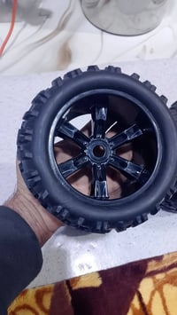 تايرات • جديدة • ١/٨