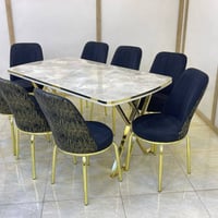 ميز طعام • للبيع • توصيل متوفر