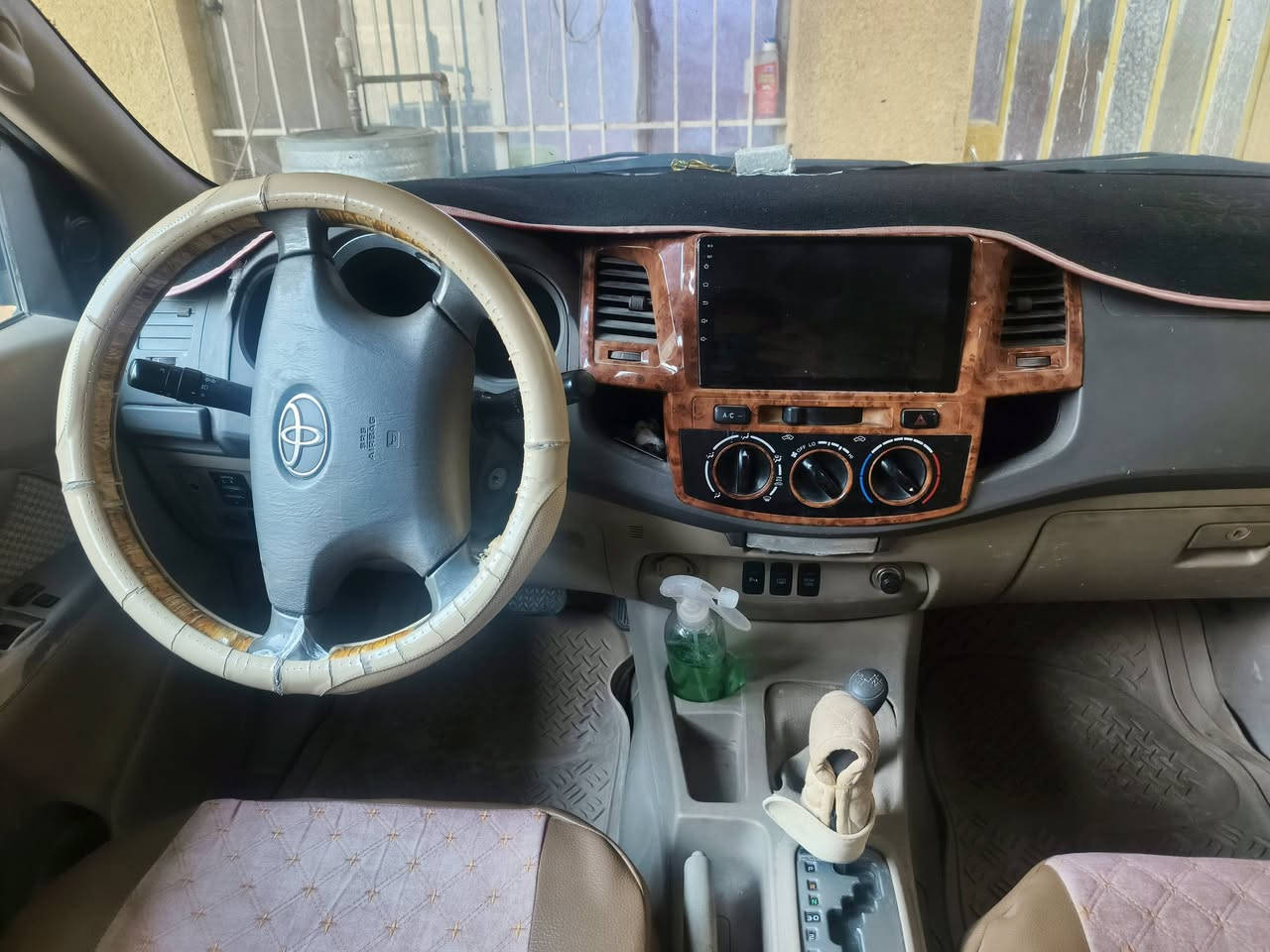 سلام عليكم 
سياره فورتشنر
موديل 2009
سنويه بأسمي مجدده لحد 2030
تحويل ثاني يوم
رقم سليمانيه
مكان السياره ديالى 
السعر 165 و بيهه مجال 
للأستفسار الأتصال على 
***********
***********
