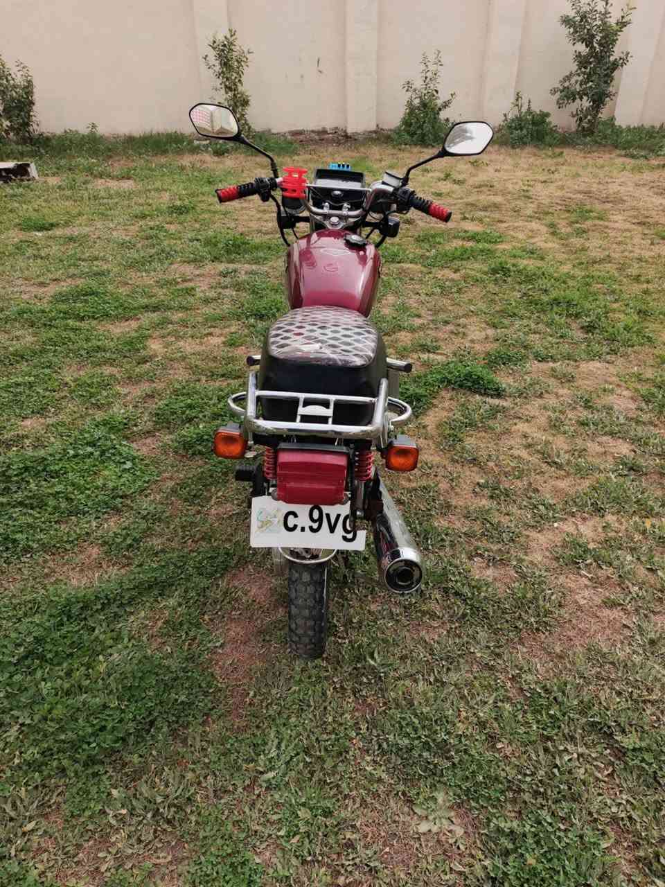 السلام عليكم من رخصت الادمن دراجه سيفان موديل 23 مكفول كفاله عامه العنوان ديالى  الخالص التحويله السعر 600 وبيه مجال رقم الهاتف ***********
