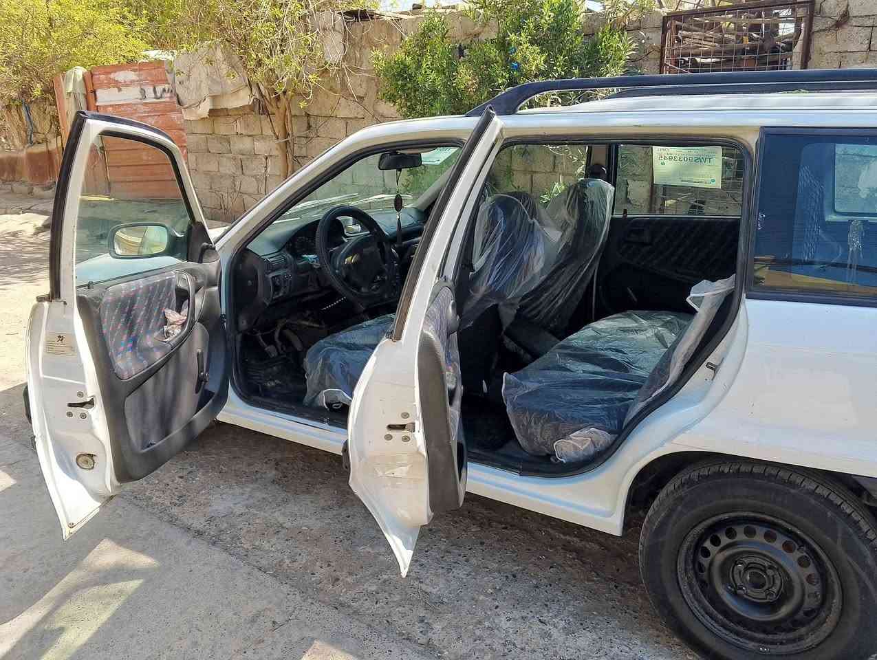 السلام عليكم
السيارة البيع 
مديل 1995
كير شرط  
المحرك بي نفخ
سنويه 2029 دواخل فول نضافه
السعر 53 بي مجال قليل 
للستفسار على الرقم 
***********
