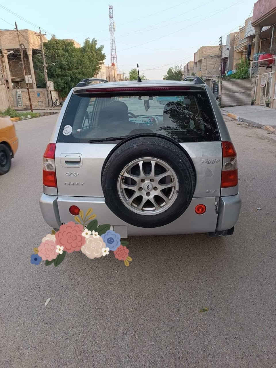 السلام عليكم ورحمة الله وبركاته 🚗شيري تيكو 2011
—————————-
🧿بسعر البلاش 53 ورقه وبيه مجال حك الجية 
مواصفات :
🚗فتحة 
🚗كشنات جلد 
🚗تحكم ستيرن جهتين 
🚗مثبت سرعه
🚗تدفئة كشنات 
🚗سنتر لوك 
🧿هزه  وسنويه ورقم جديد انكليزي شرط التحويل 
بأسمي شخصيآ 
محرك وكير ميكانيكي لاتبخير ولا تنقيص 
السياره مصبوغه حزام جماليه اثر جراد  بدون تكم وبدون قمارة 
مكان السيارة الدورة 
رقم الهاتف : ***********
