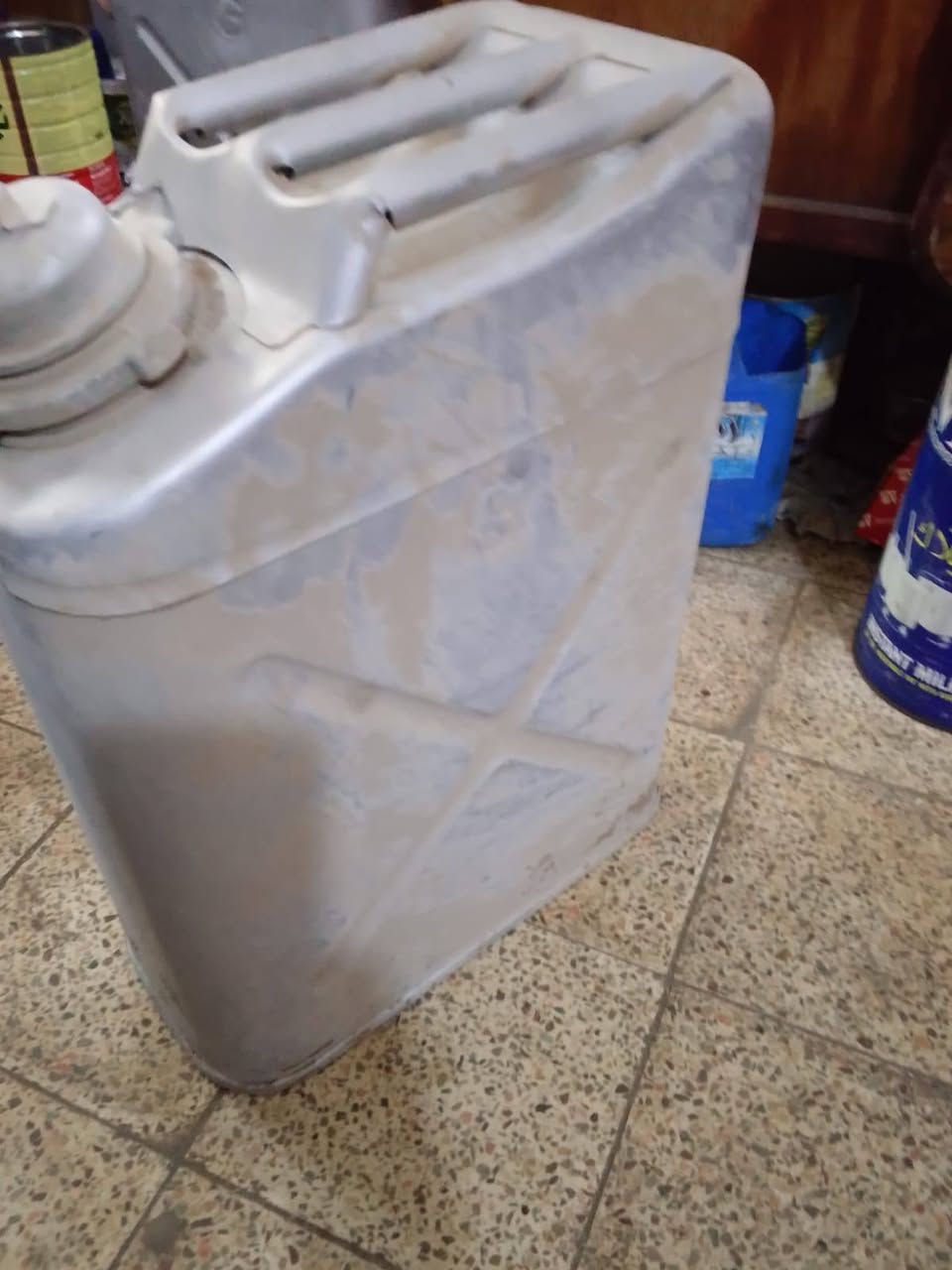 سلام عليكم
جلكانات لاند كروز للبيع فقط!!!! 

الجلكانات مابيهن اي ضرر جديدات 

يرادلهن فقط غسل مابيهن لا فطر لا كسر ولا حتى زرف

العنوان: بغداد الكراده شارع 52 

رقم الهاتف:***********
