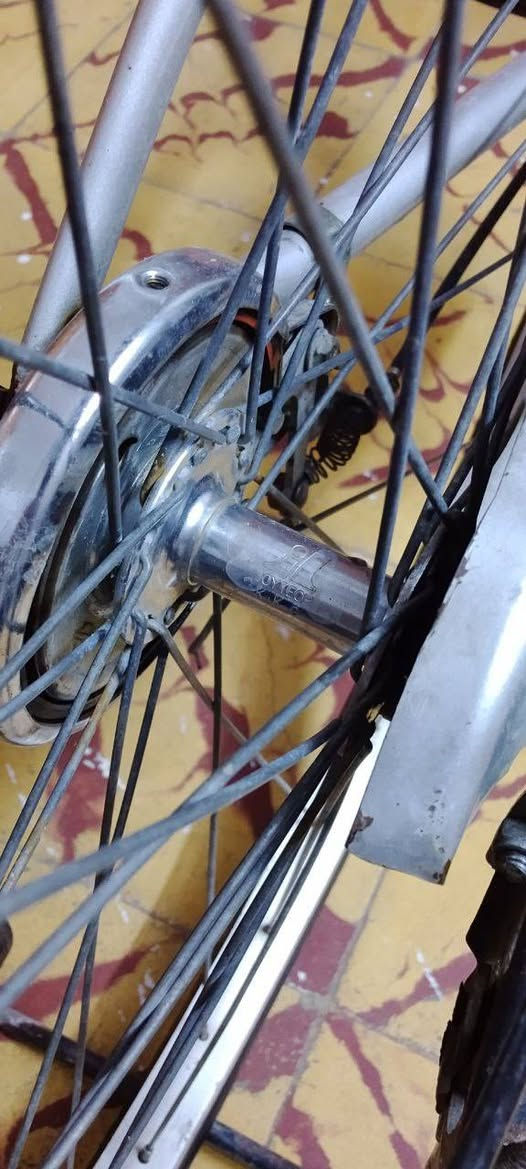 السلام عليكم ورحمة الله وبركاتة
بايسكل بناتي حجم 26 للببع 

شركة ليدز موديل 2016

جاملخ الامامي موجود هوه ولابريك 

بايسكل ماعوزه اي شيء بس يده مال ابريك الخلفي انكسرت وحطيت مال الامامي وهيه اليده 

بـ 2 الفين 

السعر 95 وبي مجال

مكاني بغداد مدينه الصدر الاورفلي
رقمي ***********
