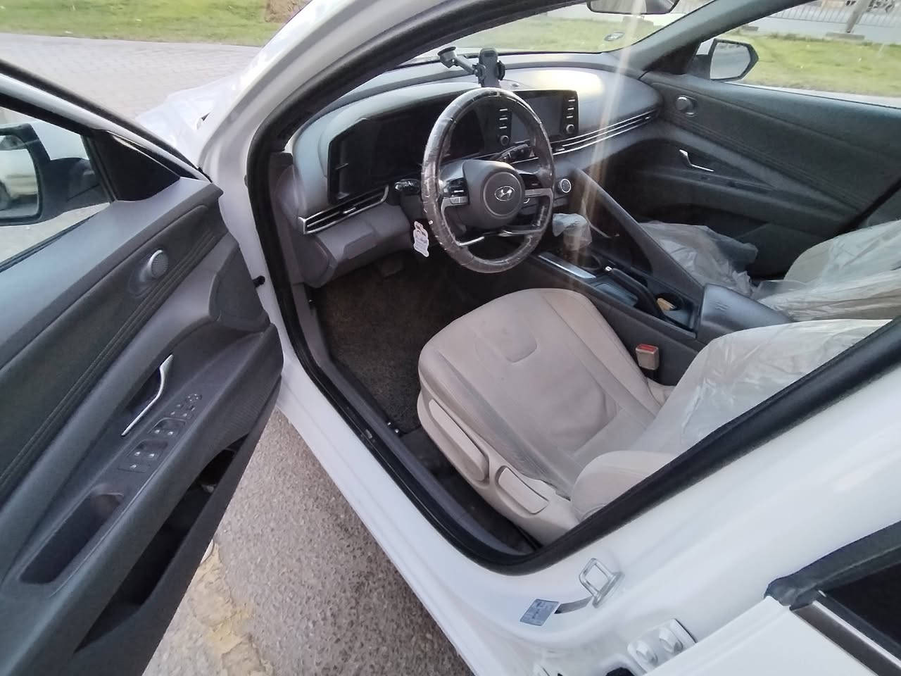 السلام عليكم
الانتره موديل 2021 خليجي محرك 2000
كفاله من الصبغ ماعده طخه بل حوض ومعدله
رقم اربيل تريد وكاله او تحويل السياره جديده وجاهزه من كير ومحرك وحداديه وتبريد جاهزه 
السعر 168 وبيها مجال 
مكان السياره كربلاء المقدسة
رقم الهاتف ***********
