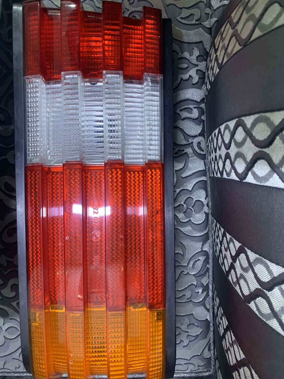 سلام عليكم للبيع بك لايتات زوج وارد يابان هنه وقواعدهن سعر 200الف مكاني بغداد البنوك للتواصل *********** او ***********
