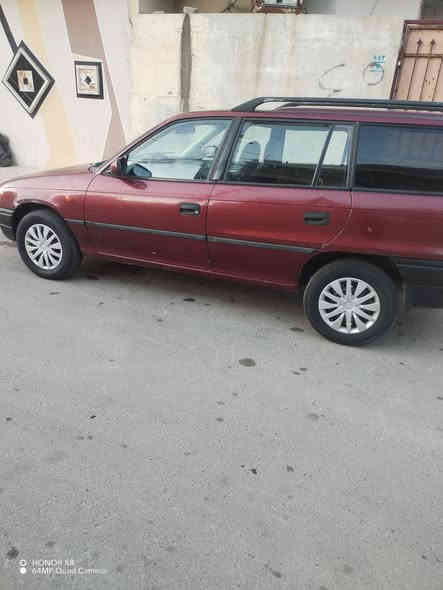 اخوان سياره استرا استيشن
لون ماروني موديل 1997وارد خليجي

رقم نينوى مسطره دولي 

تدفئة. تبريد 

جامات امامي ومري كهربائيّ 

محرك حجم 16 نوزل 

گير ومحرك شرط 

التبريد بي ليك بالراديتر الداخلي 

كابون بانزين ورقي 
السعر 51وبي مجال 

***********

***********

ما متواجد عالفيس 

تحياتي للجميع
