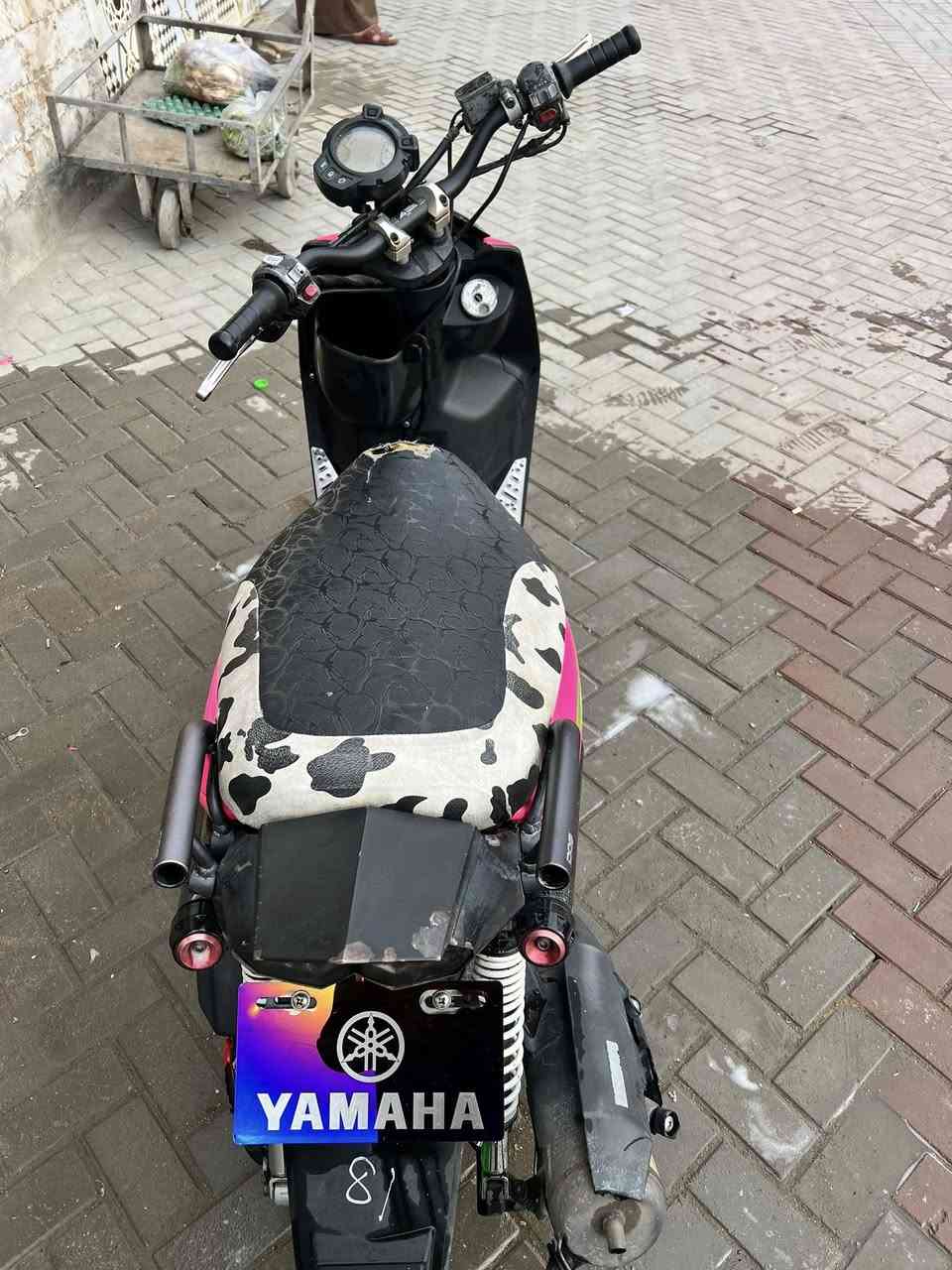 السلام عليكم
سنكس جبلي دراجة خير من الله مكينه مكفوله  موديل ٢٠١٤ الدراجة بيها تزويد اجة بيها من الرمبه داخلي وخارجي ومغلفة لون وردي مكان الدراجة بغداد مدينة الصدر
السعر ٩٧٥ وبيها مجال حگ الجبيه
رقم الهاتف ‭٠٧٧٨ ٣٤٢ ٨٣٣٩‬
