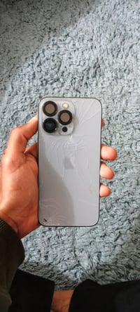 ايفون ١٣ برو • بطارية ٧٧ • ظهر مكسور