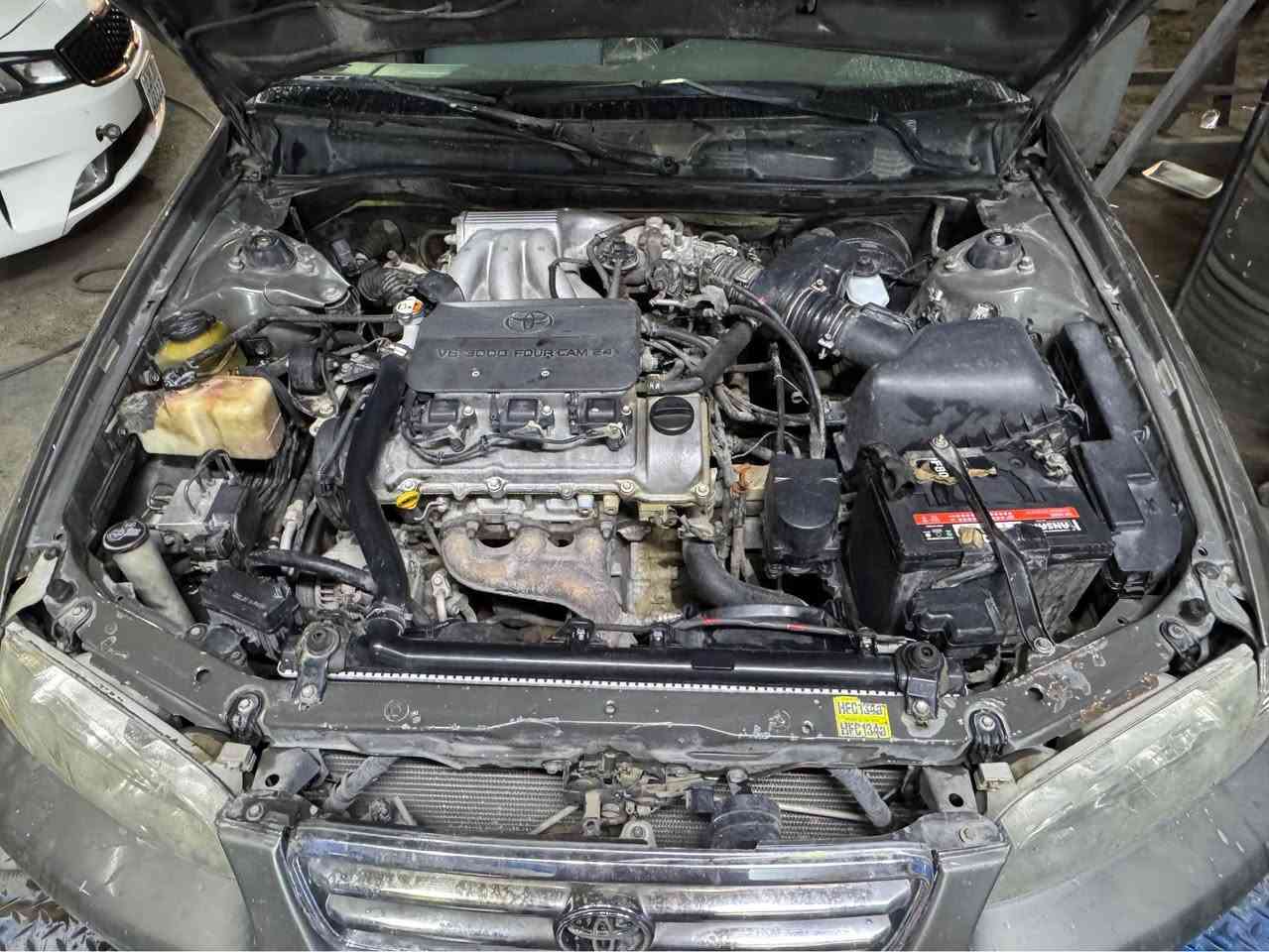 سلام عليكم 
كامري موديل 2001 وارد امريكي  للبيع فقط
حادث امريكه الجاملغ والباب الخلفي جه السائق
السياره ماشيه 201 الف ميل 
مكينه 6V سلندر 3000 اصل بلادي 
كير ومكينه وكهربائيات بلاديات ومابيهة اي نقص 
4 جام كهرباء / Abs / مسجل شاشه وكامره خلفيه / سماعات JBL بلادي / كرسي السائق تحكم كهرباء / نضام تثبيت سرعه Cruise
مفاتيح عدد 2 ريمونت كونترول 
رقم بغداد الانكليزي سنويه لل 2030 وهزه جديده 
سياره مصبوغه عام بيهة ملاحضات بل بدي وبدايه جراد والداخل نظيف والصور موضح كلشي 
وبيهة ملاحظات بل صدر الامامي دبلات + درامشفتات
تبريد ثلج / تدفئه شغاله 
السعر 80 وبيهة مجال
مكان السياره بغداد اليرموك 
للاتصال *********** بغداد, العراق
