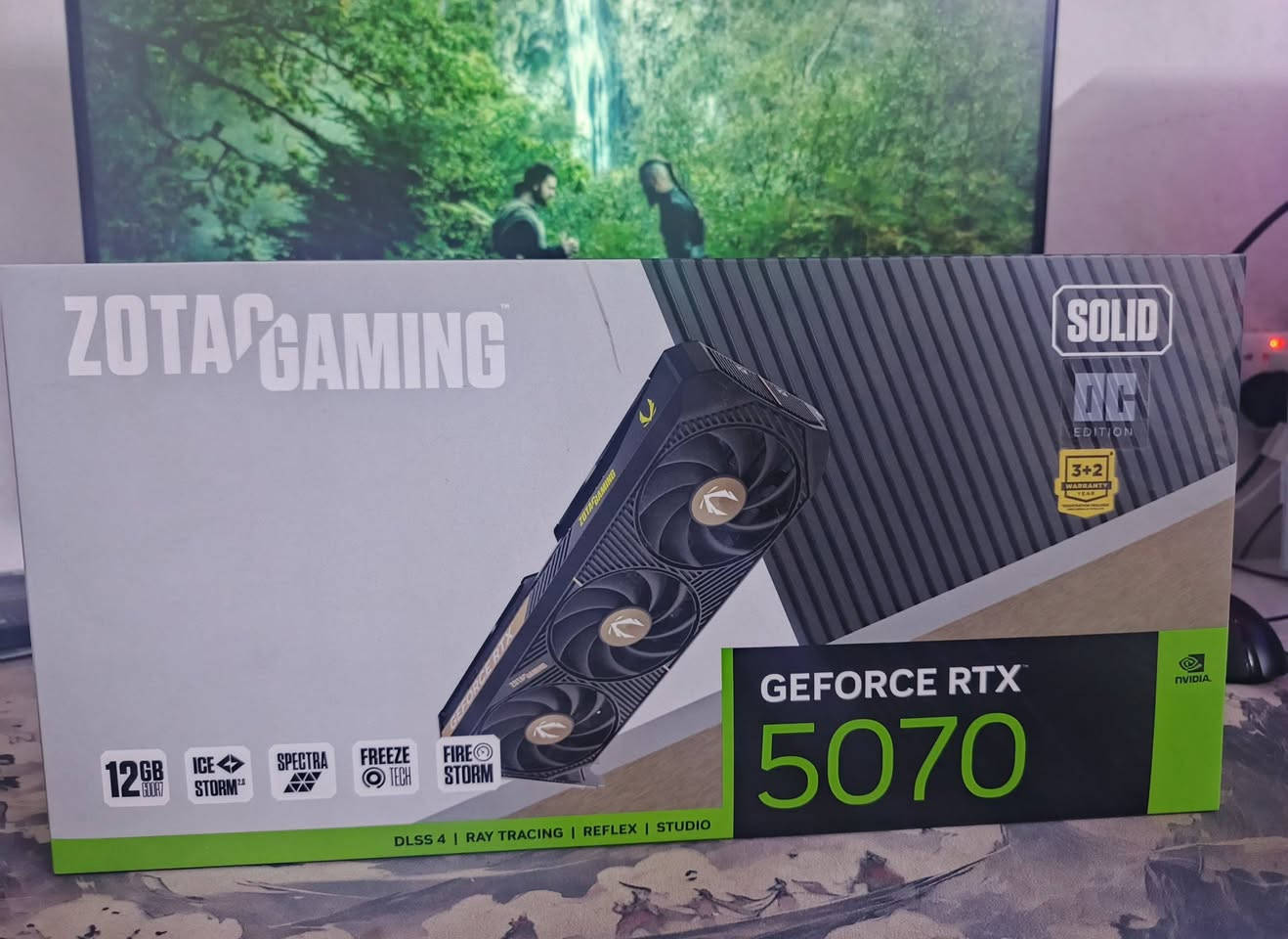 PC Gaming
المعالج (CPU):
• AMD Ryzen 5 7600
 اللوحة الأم (Motherboard):
• MSI B650M Bomber WiFi
 كرت الشاشة (GPU):
• ZOTAC GeForce RTX 5070 – 12GB GDDR7
 الذاكرة (RAM):
• T-Force 32GB (2×16GB) – 6000MHz – CL30
 التخزين (SSD):
• Lexar NM620 – 1TB – M.2 NVMe
 مزود الطاقة (PSU):
• Segotep GM750W – +80 – Full Modular – White
 تبريد المعالج (CPU Cooler):
• DeepCool AG400
 الكيس (Case):
• GameOn Go-Emperor – White
 مزود طاقة احتياطي (UPS): Mechanical 1000 W• KSTAR UPS

 سماعات:
• HyperX Cloud II
 ماوس:
• Logitech G502
 كيبورد:
• Redragon K552 – White – RGB –
جوستك G7
السعر 2,600,000 دينار عراقي** واكيد اذا تاخذها ويه الاغراض بيها مجال الرقم للتواصل 9647868340067
