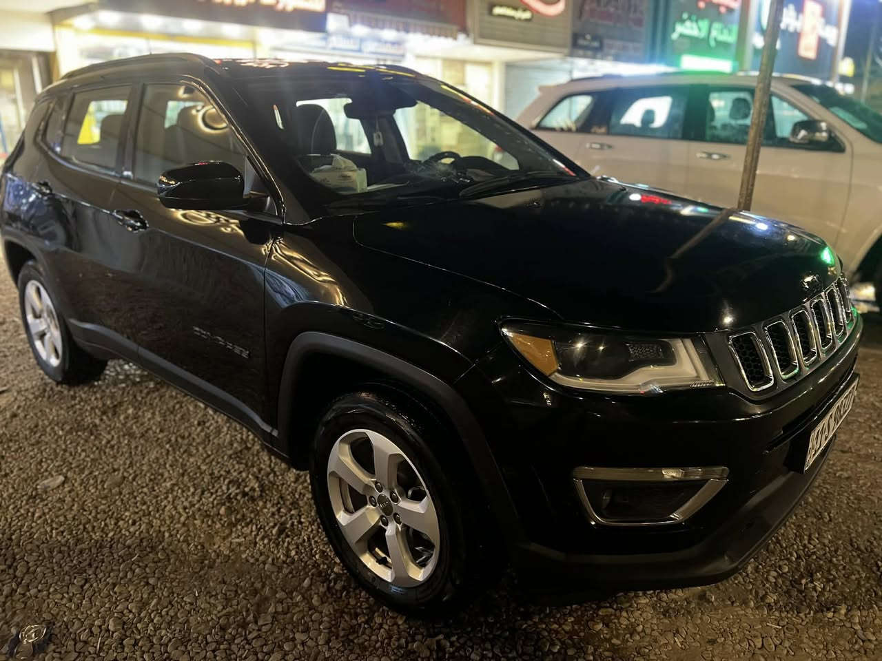 جيب كوماس بيع او مراوس 
موديل 2020
فول عدا الفتحه بصمه 
كشنات جلد تدفه تبريد +ستيرن تدفه 
حادث حلو فقط قطعه وحده البنيد نفسه مصلح بدون اي تبديل 
سياره جاهزه والمراوس حسب القناعه  
للاستفسار ***********
