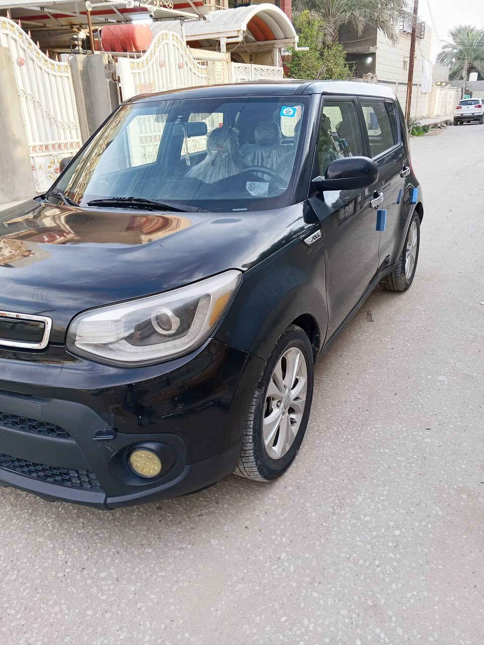 السلام عليكم كيا صول موديل 2015 مكينه كير حداديه تخم تاير تبريد شغال السيارة بيه  اتلث قطع صبغ مكينه 1600 رقم بابل تحويل مباشر ماشيه 114 السيارة جديده مال جناي داخل لونين السعر 99 بالعافيه عله الياخذه رقم الهاتف *********** اني مكلف بلنشر
