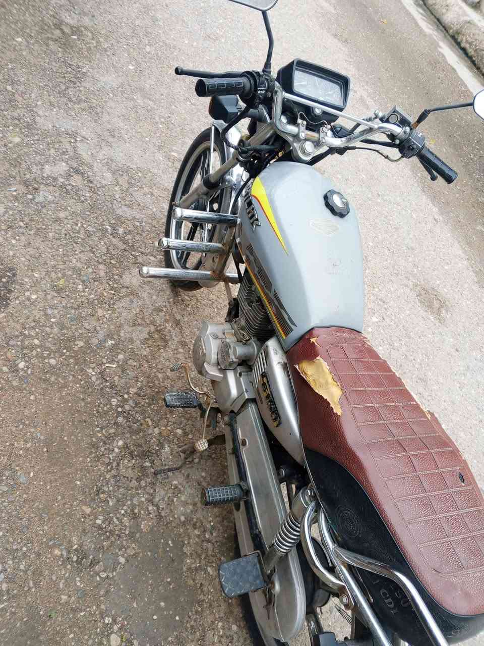 سلام وعليكم من رخصت الأدمن ايراني موديل 20 اوراقه كامله ومكمرك مناقصه شي محرك صوته  ناعم السعر 500 وبي مجال ويرهم مراوس حسب القناعه العنوان الرمادي شارع 60 يم المحطه مال صابرين ***********
